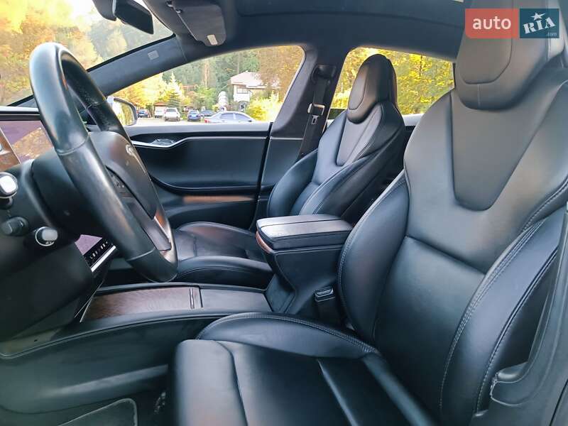 Лифтбек Tesla Model S 2019 в Трускавце