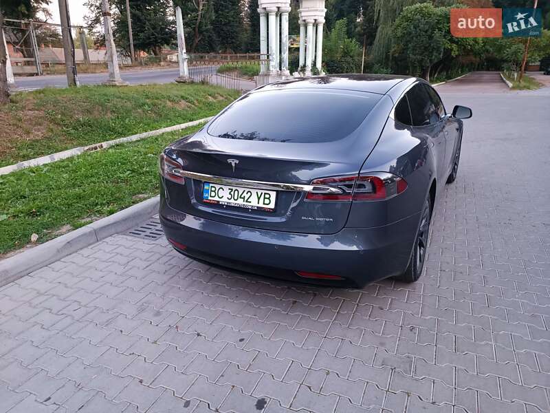 Лифтбек Tesla Model S 2019 в Трускавце