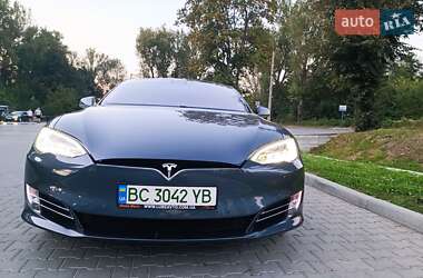 Лифтбек Tesla Model S 2019 в Трускавце