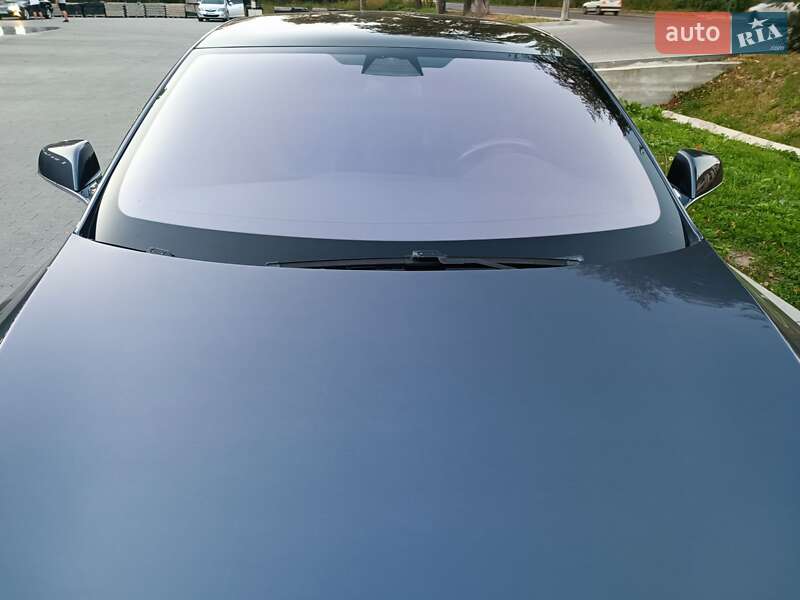 Лифтбек Tesla Model S 2019 в Трускавце