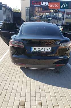 Лифтбек Tesla Model S 2015 в Тернополе