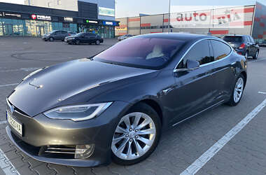 Ліфтбек Tesla Model S 2017 в Києві