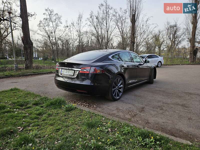 Ліфтбек Tesla Model S 2017 в Кривому Розі