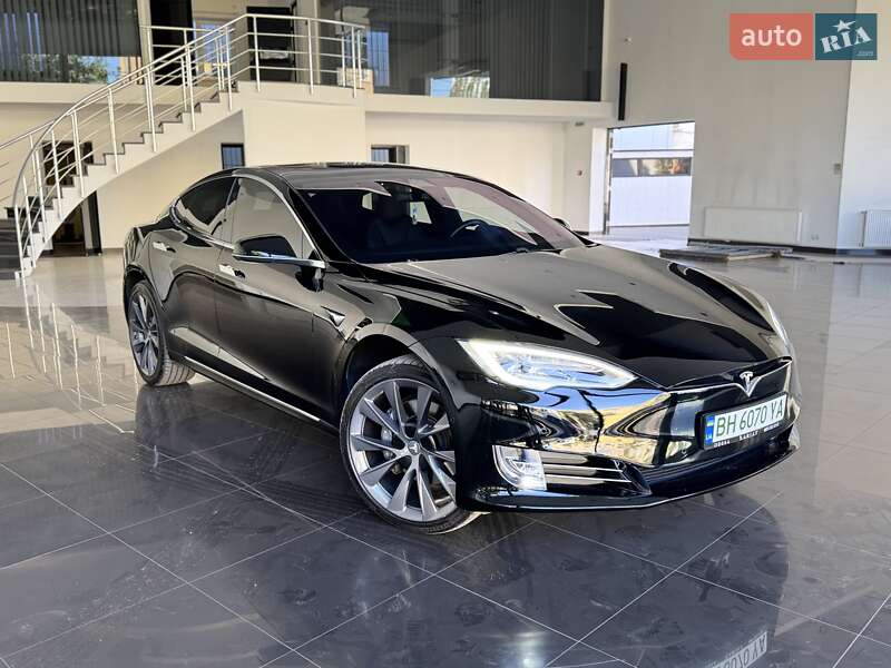 Tesla Model S 2020