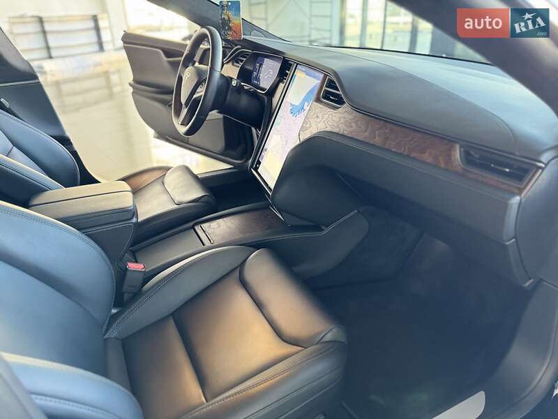 Лифтбек Tesla Model S 2020 в Одессе