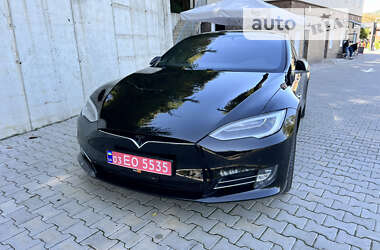 Ліфтбек Tesla Model S 2016 в Львові