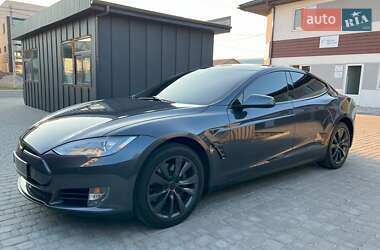 Лифтбек Tesla Model S 2015 в 