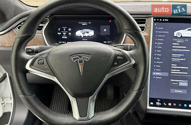 Лифтбек Tesla Model S 2016 в Киеве