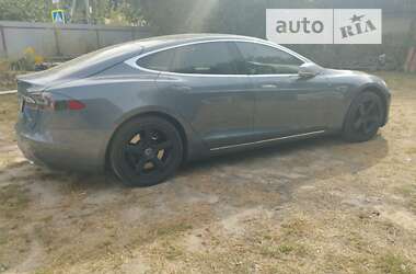 Лифтбек Tesla Model S 2014 в Киеве