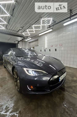 Лифтбек Tesla Model S 2014 в Черкассах