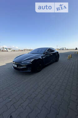 Лифтбек Tesla Model S 2016 в 