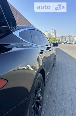 Лифтбек Tesla Model S 2016 в 