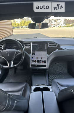Лифтбек Tesla Model S 2016 в 