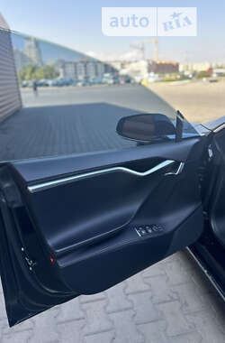Лифтбек Tesla Model S 2016 в 