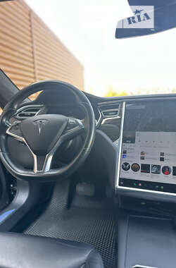 Лифтбек Tesla Model S 2016 в 