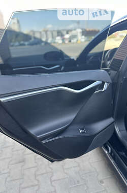 Лифтбек Tesla Model S 2016 в 