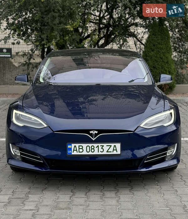 Лифтбек Tesla Model S 2018 в Виннице фото Лифтбек Tesla Model S 2018 в Виннице