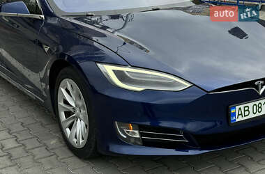 Лифтбек Tesla Model S 2018 в Виннице