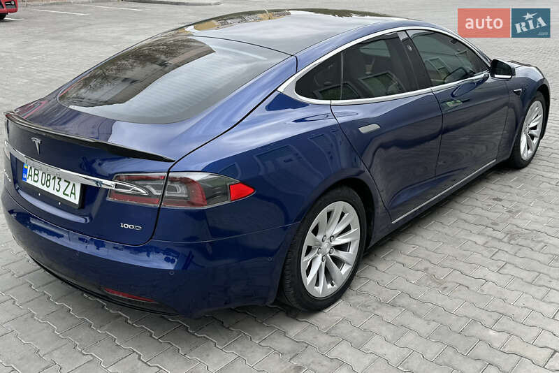 Лифтбек Tesla Model S 2018 в Виннице
