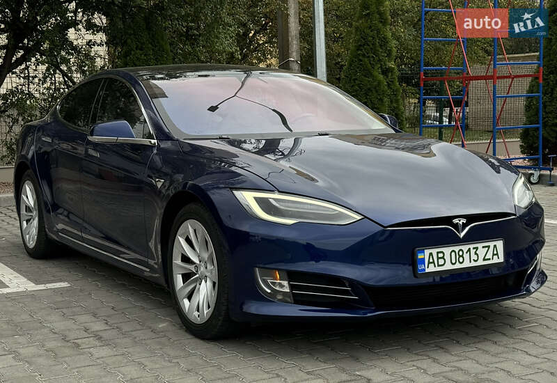 Лифтбек Tesla Model S 2018 в Виннице