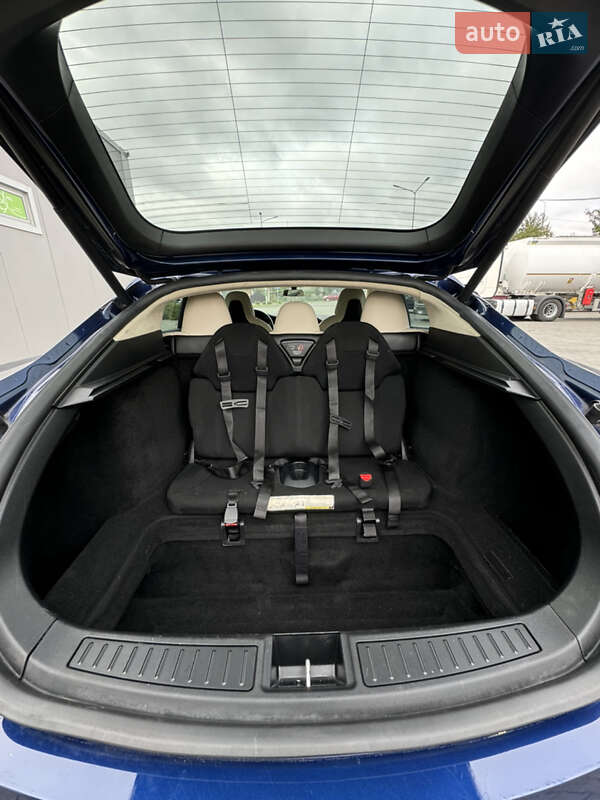 Лифтбек Tesla Model S 2018 в Виннице