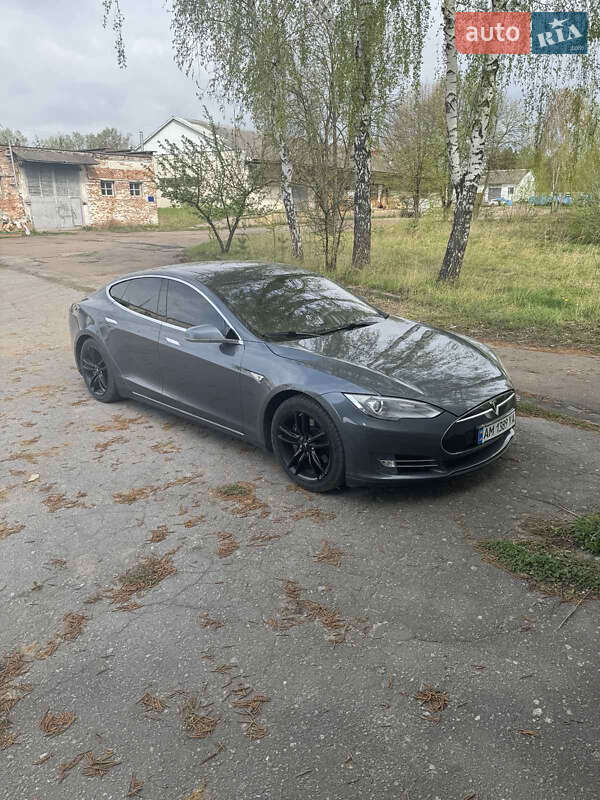 Tesla Model S 2013