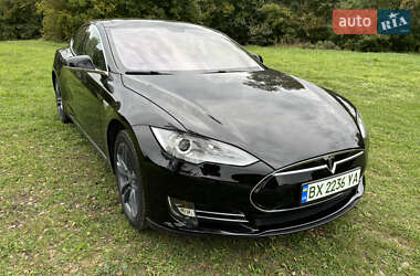 Лифтбек Tesla Model S 2013 в 