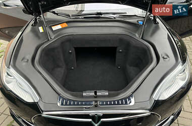 Лифтбек Tesla Model S 2013 в 