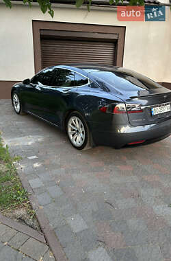 Лифтбек Tesla Model S 2017 в Рогатине