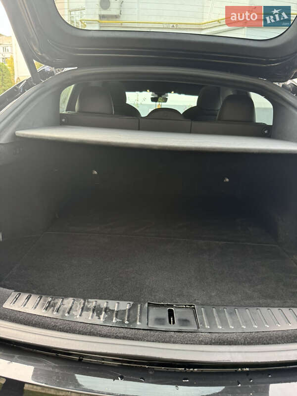 Ліфтбек Tesla Model S 2022 в Черкасах