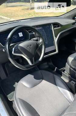 Лифтбек Tesla Model S 2016 в Киеве