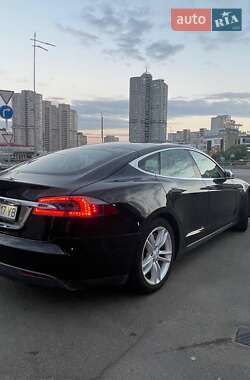 Лифтбек Tesla Model S 2015 в 
