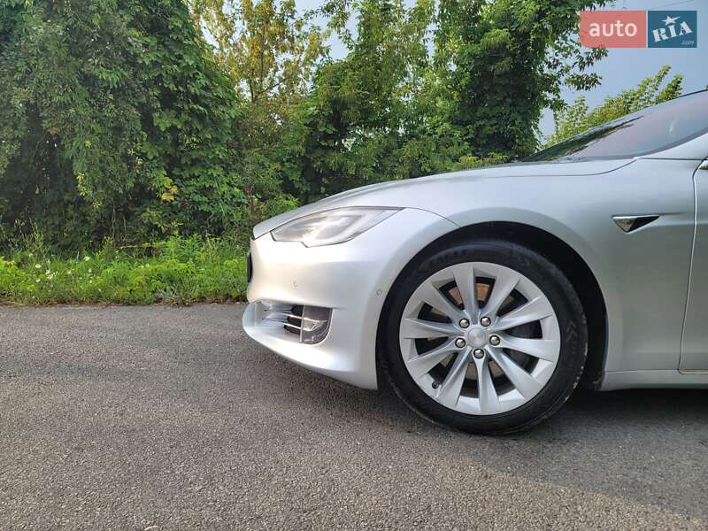 Лифтбек Tesla Model S 2018 в Тернополе