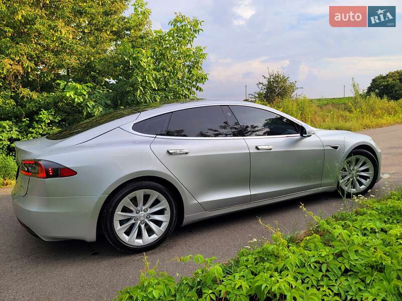 Лифтбек Tesla Model S 2018 в Тернополе