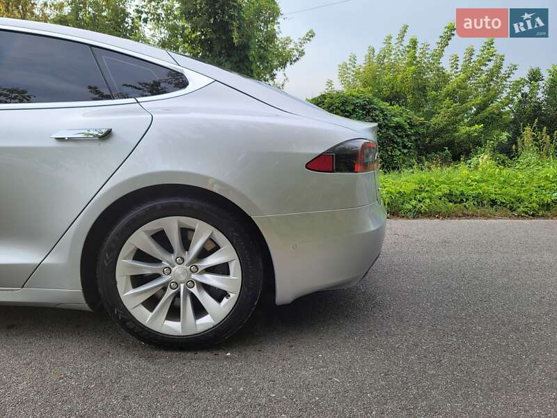 Лифтбек Tesla Model S 2018 в Тернополе