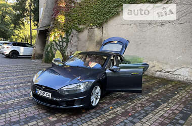 Лифтбек Tesla Model S 2015 в Черновцах