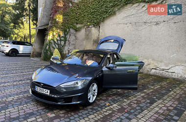 Лифтбек Tesla Model S 2015 в 
