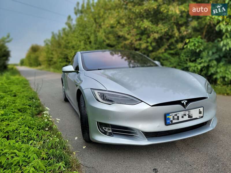 Лифтбек Tesla Model S 2018 в Тернополе