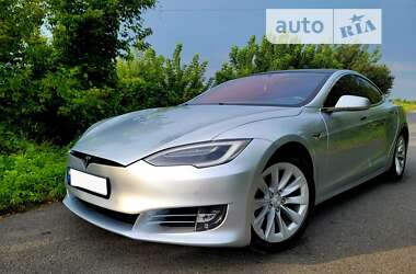 Лифтбек Tesla Model S 2018 в Тернополе