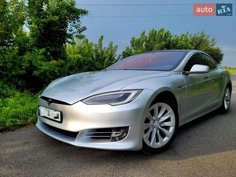 Tesla Model S 2018