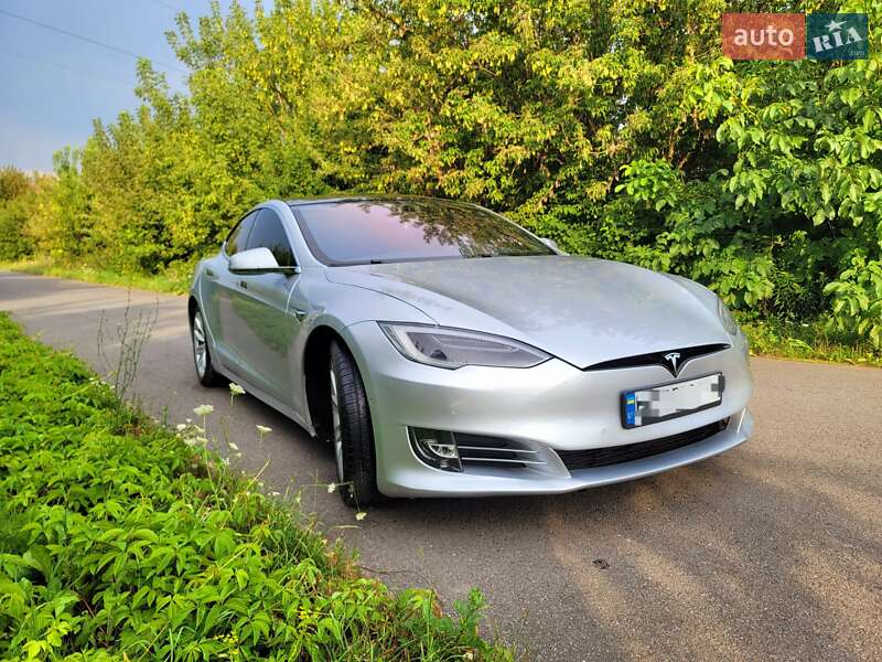 Лифтбек Tesla Model S 2018 в Тернополе