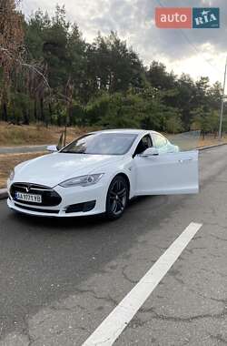 Ліфтбек Tesla Model S 2015 в Києві фото 4 Ліфтбек Tesla Model S 2015 в Києві