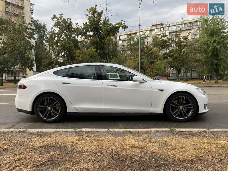 Ліфтбек Tesla Model S 2015 в Києві фото 8 Ліфтбек Tesla Model S 2015 в Києві