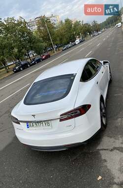 Ліфтбек Tesla Model S 2015 в Києві фото 9 Ліфтбек Tesla Model S 2015 в Києві