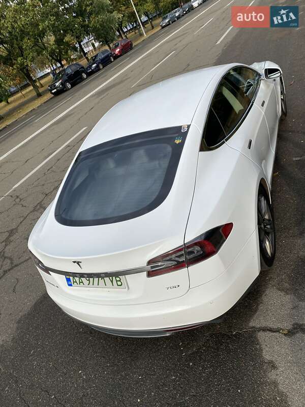 Ліфтбек Tesla Model S 2015 в Києві фото 12 Ліфтбек Tesla Model S 2015 в Києві