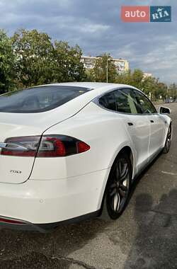 Ліфтбек Tesla Model S 2015 в Києві фото 11 Ліфтбек Tesla Model S 2015 в Києві