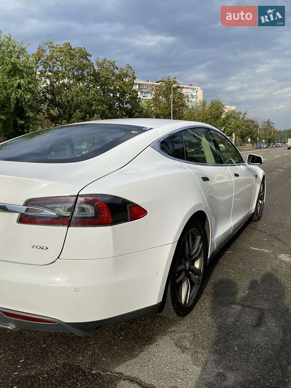 Ліфтбек Tesla Model S 2015 в Києві фото 11 Ліфтбек Tesla Model S 2015 в Києві