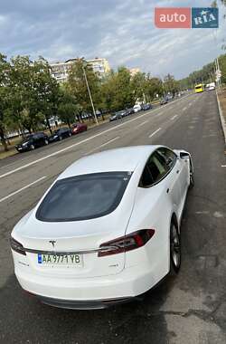 Ліфтбек Tesla Model S 2015 в Києві фото 13 Ліфтбек Tesla Model S 2015 в Києві