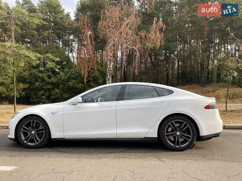 Ліфтбек Tesla Model S 2015 в Києві фото 15 Ліфтбек Tesla Model S 2015 в Києві