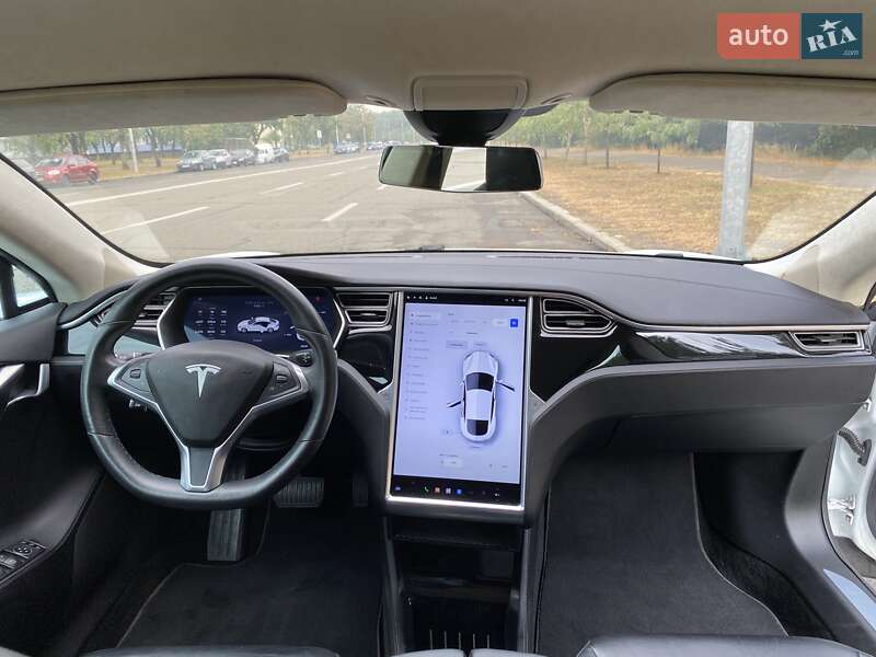 Ліфтбек Tesla Model S 2015 в Києві фото 28 Ліфтбек Tesla Model S 2015 в Києві